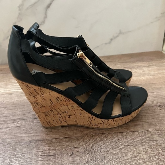 Steve Madden Strappy Leather Chunky Wedge Sandal - Picture 3 of 7